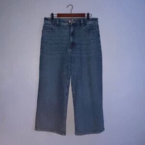 12 short EXPRESS Low Slung Medium Wash Baggy Jeans
